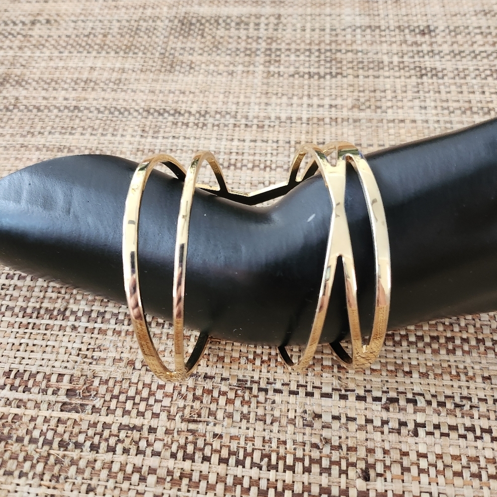 Vince Camuto goldtone bangle